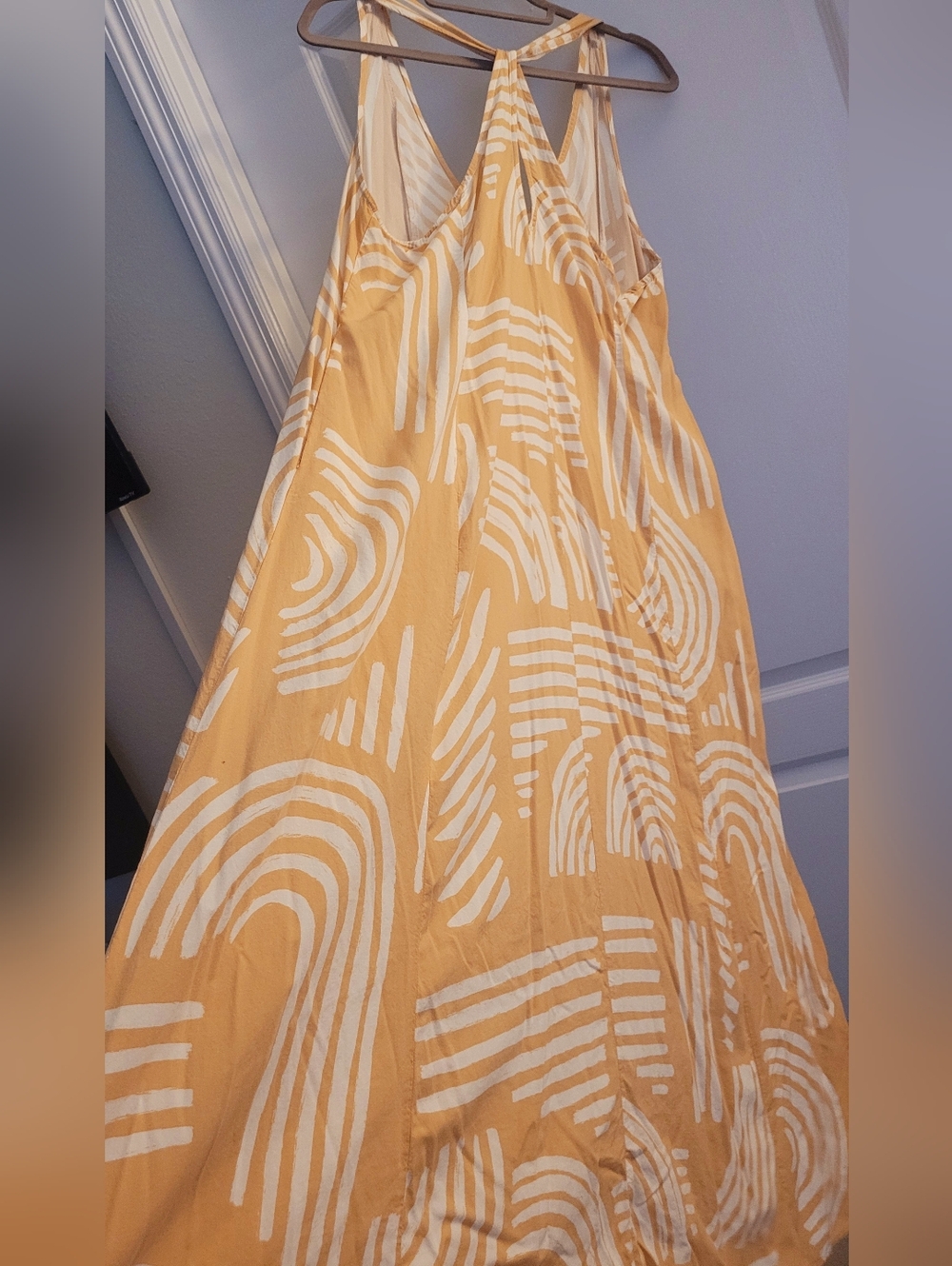 torrid Peach and White Geometric Print V-Neck Maxi Dress - Picture 9 of 12